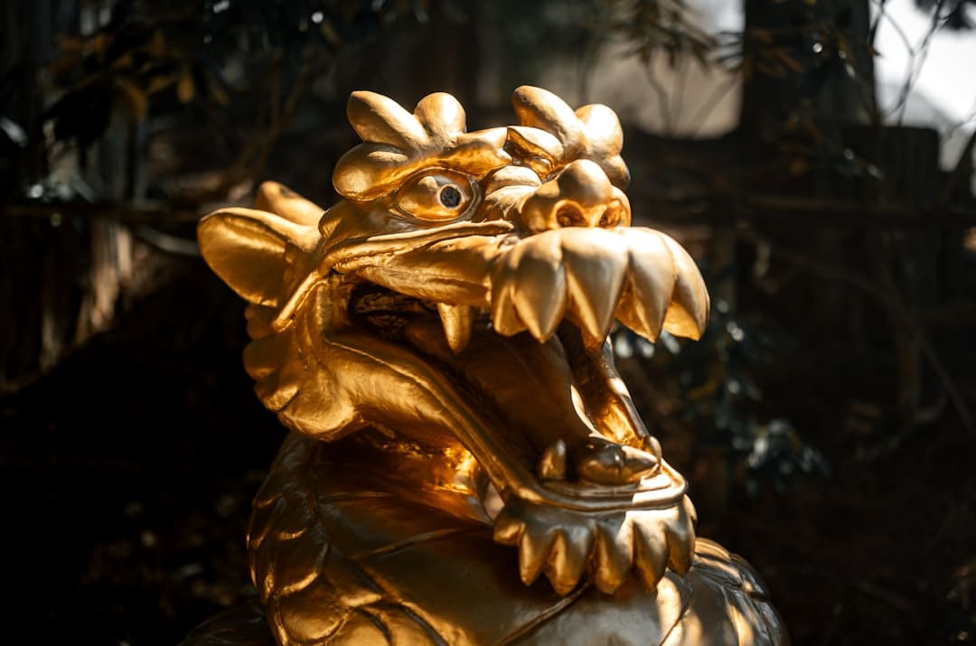 漳州开发区：分神驾驭撞护栏 闯祸逃逸悔不应（视频）
